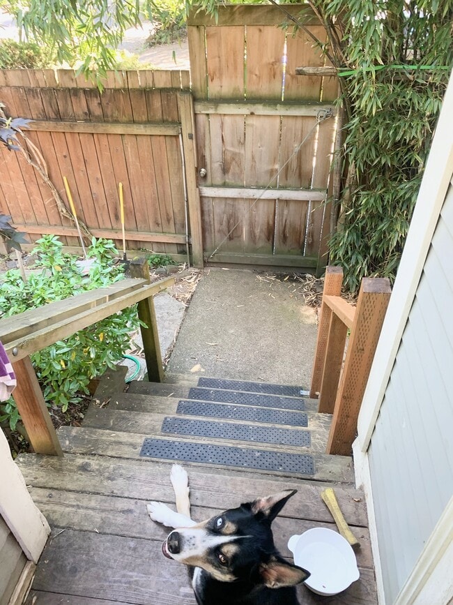 Photo - 634 NE 28th Ave