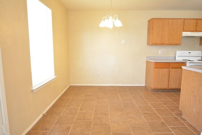 Photo - 2200 Wright Way