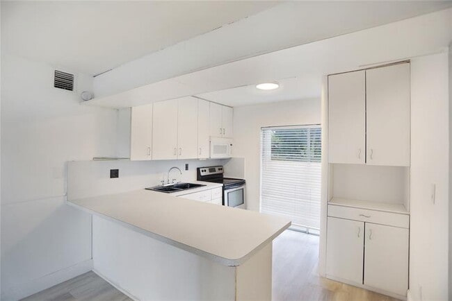 Photo - 8841 NE 4th Avenue Rd