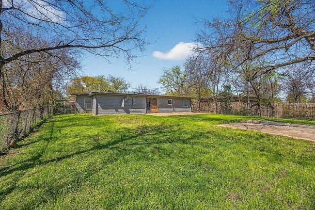 Photo - 108 Dupont Cir