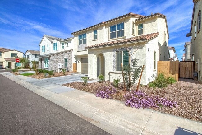 Building Photo - 1362 W Crane Dr