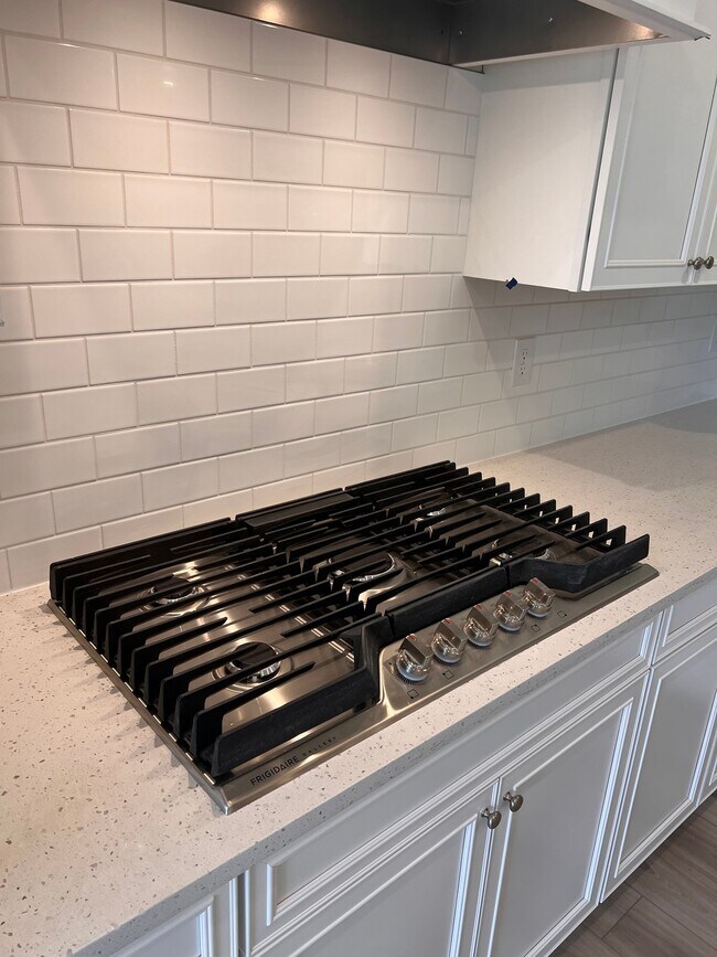 Photo - 2136 Winterberry Ln