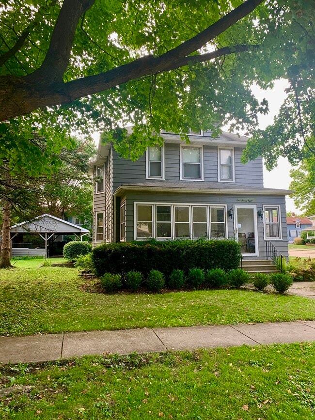 Photo - 128 N 5th St Casa