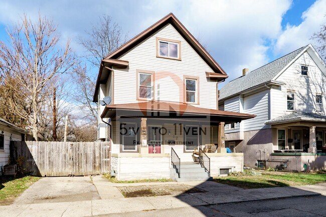 Photo - 17 Lucerne Ave