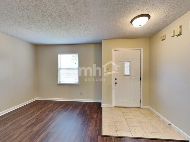 Photo - 24 Winterwood Dr