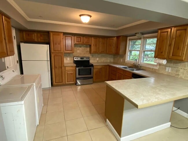 Photo - 3 Bed 1 Bath For Rent - Springfield