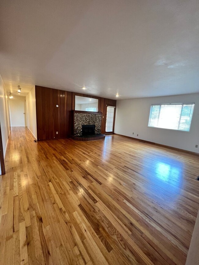 Photo - 2 Bedroom Blue Lake House with extra Loft Space!