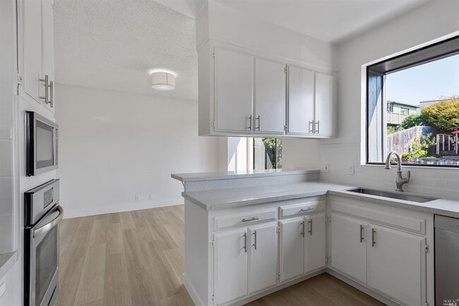 Photo - 15 Linda Vista Ave