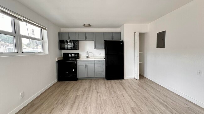 Photo - 225 S F St Unit 6