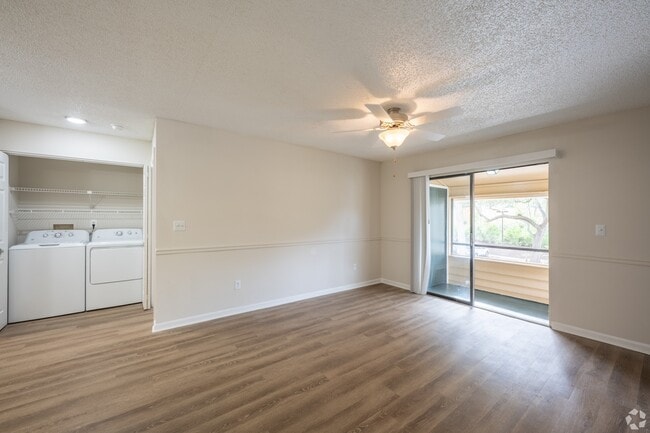 Photo - Lakeside Gardens