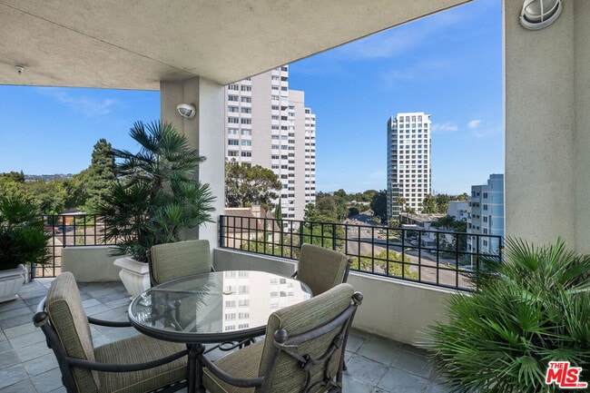 Photo - 10351 Wilshire Blvd Unit PH1