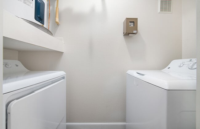 MAA Addison Circle | Addison, TX | Starting at $1,065 | ForRent.com