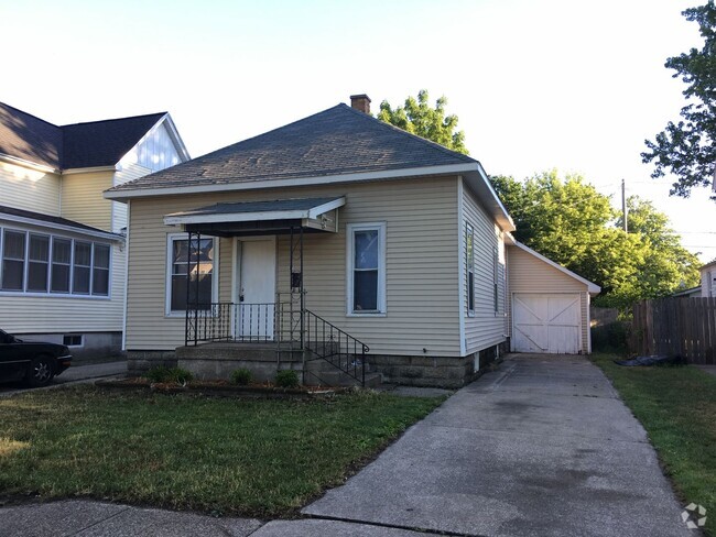 Building Photo - Lovely 3 Bedroom Southside Holland Rental