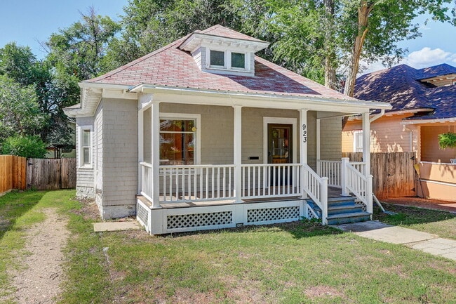 Building Photo - $1,750.00 - 2 Bedrooms, 1 Bathroom, Single...