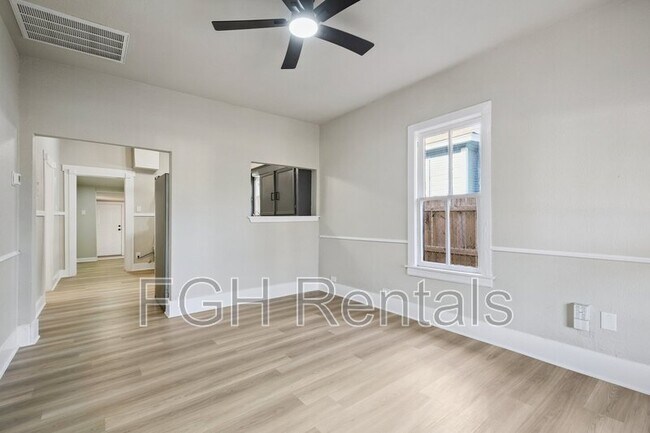 Photo - 2332 E Houston St