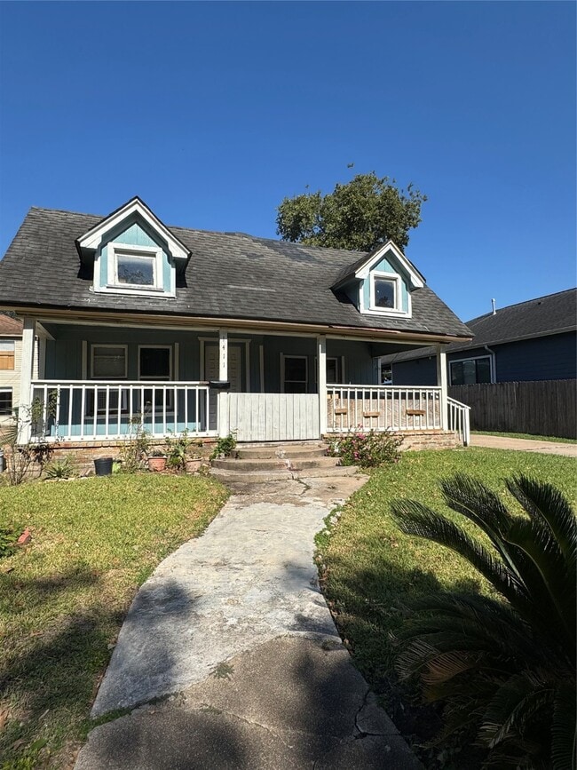 Photo - 1411 Godwin St