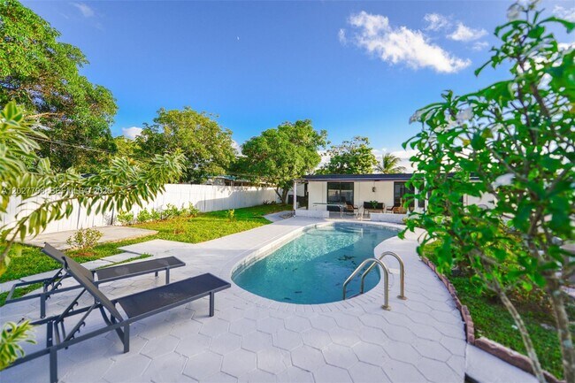 Photo - 415 NW 133rd St