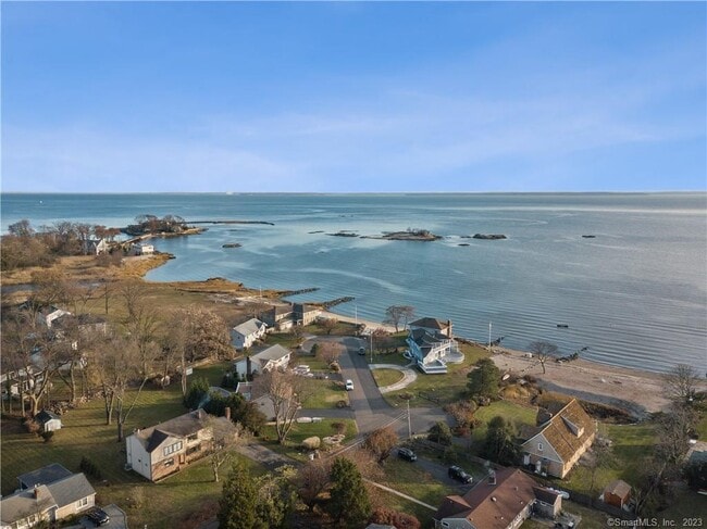 Photo - 98 Soundview Dr