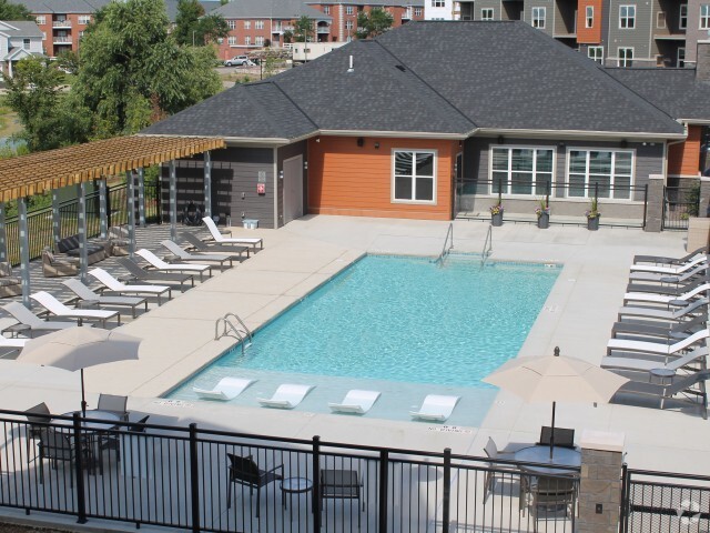 22 Slate Apartments Pool And Sundeck - 22 Slate Rental