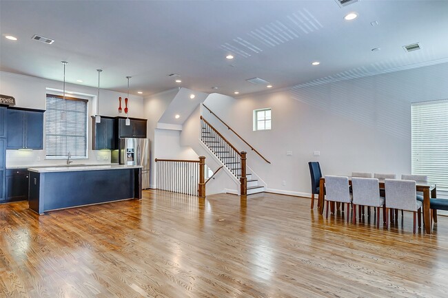 Photo - 2209 Chenevert St