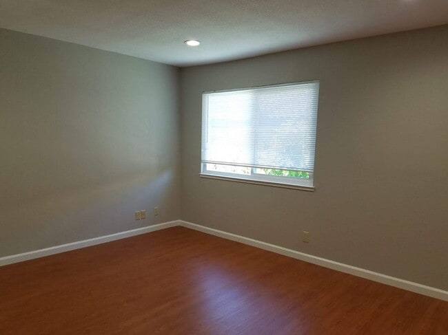 Photo - REMODELED 2-storey TOWNHOME between McKee and Jackson in North San Jose area. The rent is $3950....