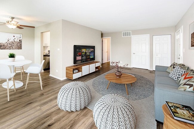 Photo - Village Green of Schaumburg