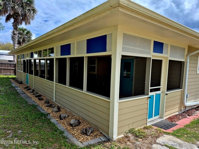 Photo - 711 N Park St