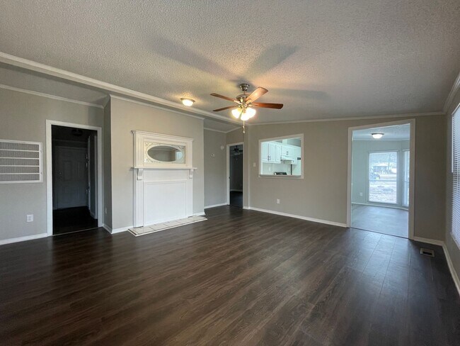 Photo - 17 Jefferson Ln