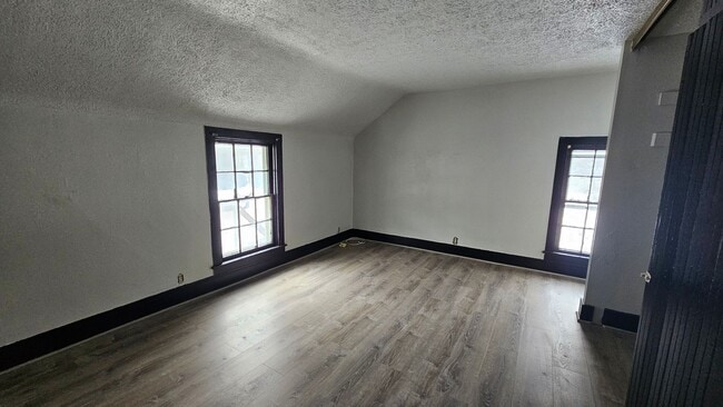 Photo - 118-118.5-1185 Wood St Unit 118.5 Wood St