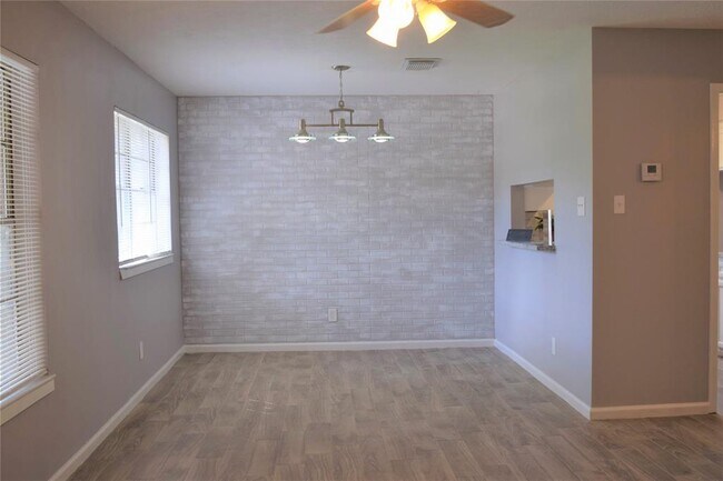 Photo - 7033 Kinney St Apartamento