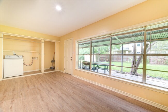 Building Photo - 4046 Woodfin St