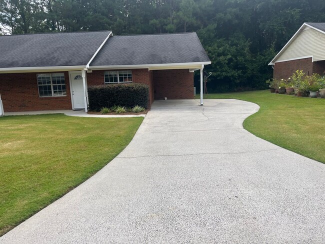 Building Photo - 11 Oakcrest Trail NE Unit APT B