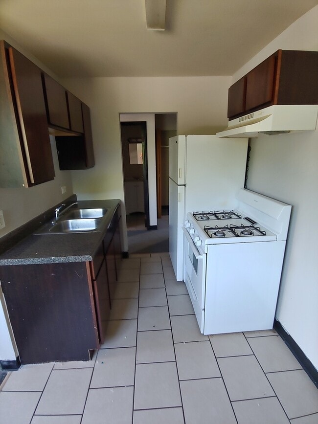 Photo - 701 Spruce Ct