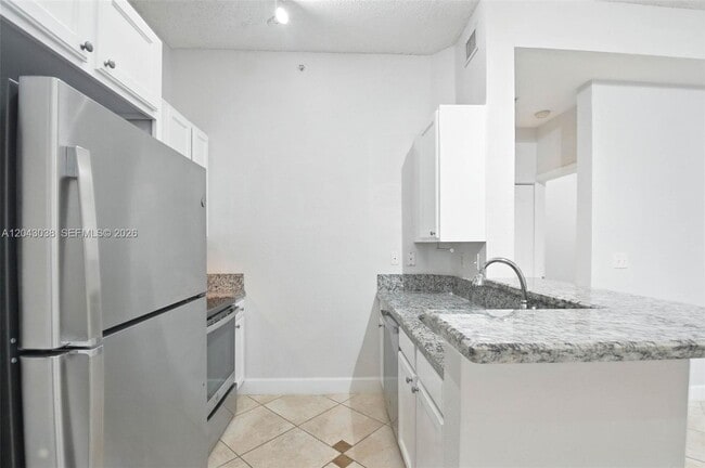 Photo - 6001 SW 70th St Unit 108