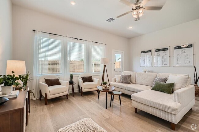 Building Photo - 6407 Pne Hts Dr Rental
