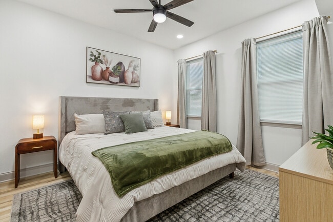 Building Photo - 3923 Clematis St