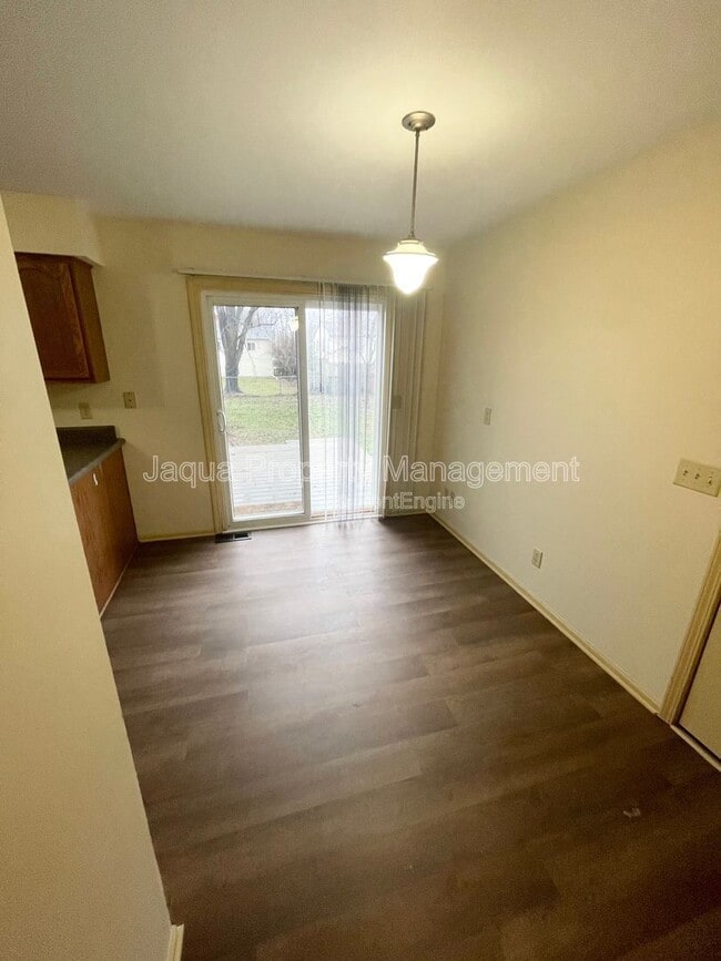 Photo - 7741 Walcott St