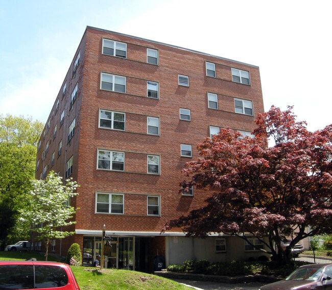 Photo - Gillette Apartments