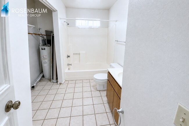 Cozy Upstairs 2-Bedroom Apartment with Shared Fenced Yard