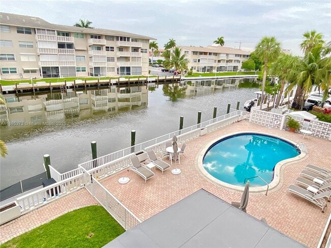 Photo - 419 Golden Isles Dr Unidad 106