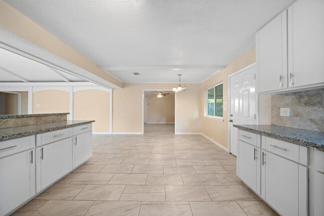 Building Photo - 19218 Enchanted Oaks Dr Rental