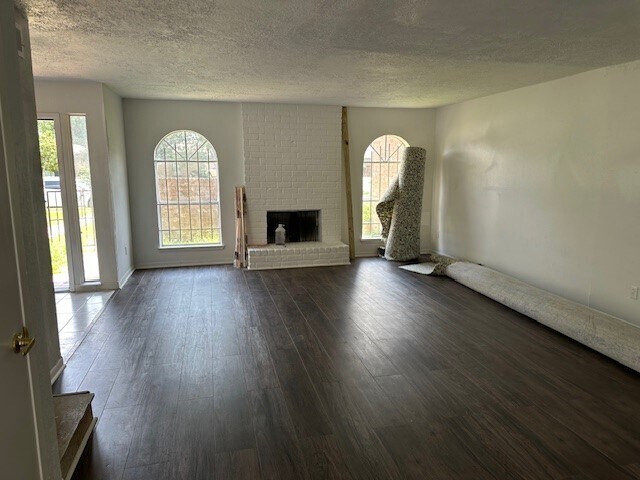 Building Photo - 8722 Maplecrest Dr Rental