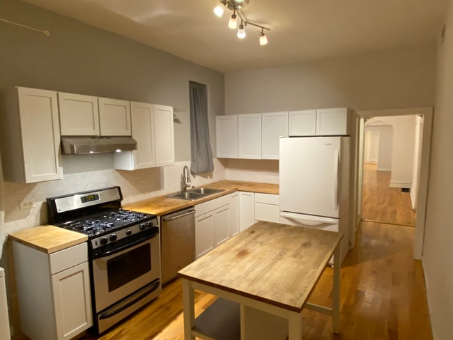 Building Photo - 3314 W Monroe St Unit 1