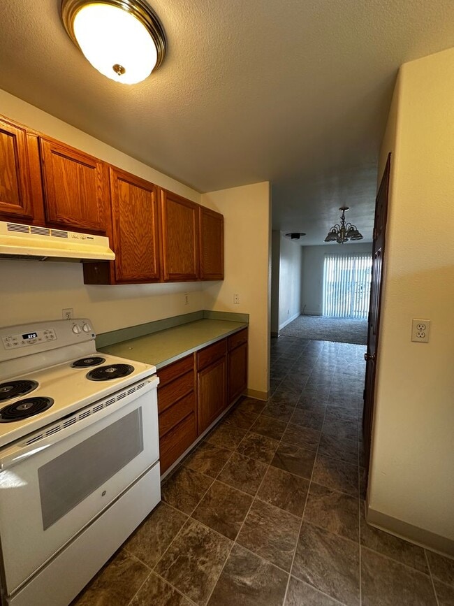 Photo - 3 Bedroom, 1 and half Bathroom Duplex!