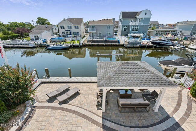45 E Pampano Dr