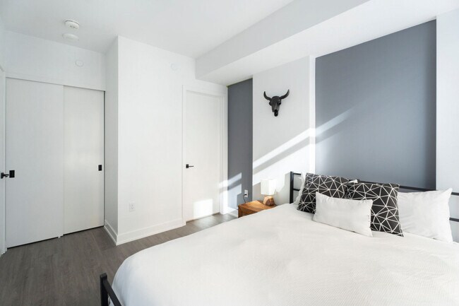 Photo - 90 Champagne Ave S Unit ID1223058P