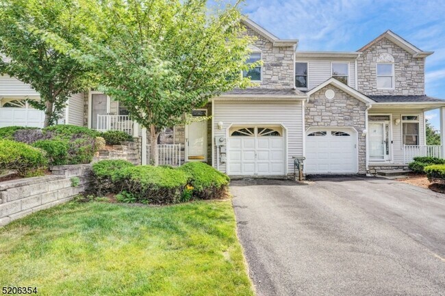 33 Pinfold Ct