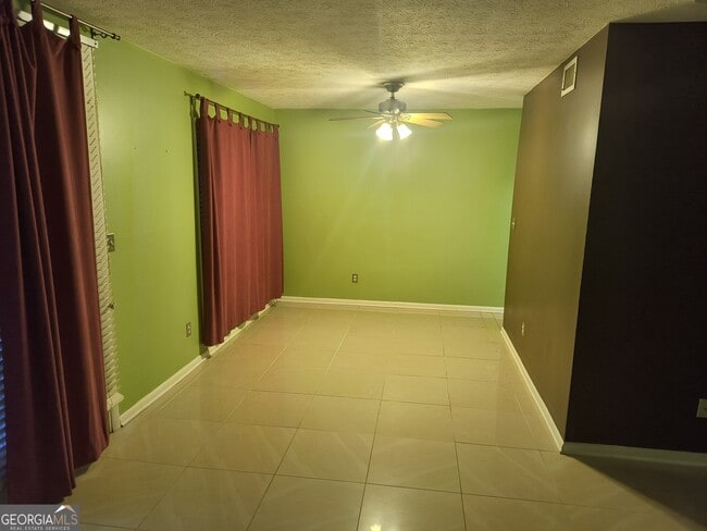 Photo - 105 Governors Dr