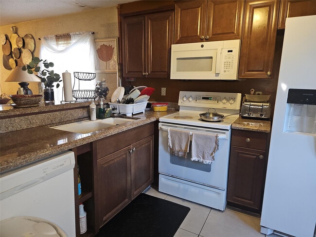 Photo - 189 Plumage Ln