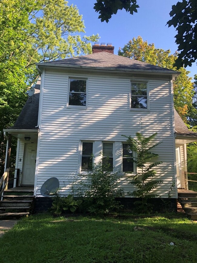 Building Photo - 897 Stadelman Ave Unit 899 Stadelman Ave (L/UP) Rental